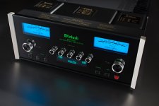 MA8900 Front Top background USB 500.jpg
