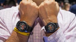 050-samsung-galaxy-watch-2018.jpg