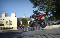 ISLE-OF-MAN-TT-2.jpg