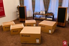 McIntosh_unbx-0001.jpg