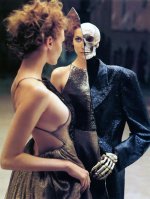 00-Richard-Avedon-Nadja-Auermann-Mr-mrs-comfort24.jpg
