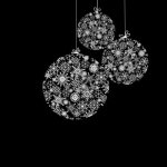 11471550-black-and-white-christmas-balls.jpg